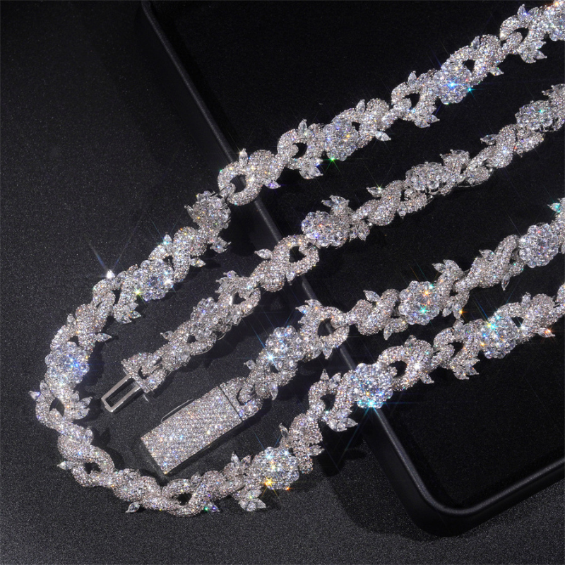 13mm Moissanite Thorn Unlimited Cross Chain